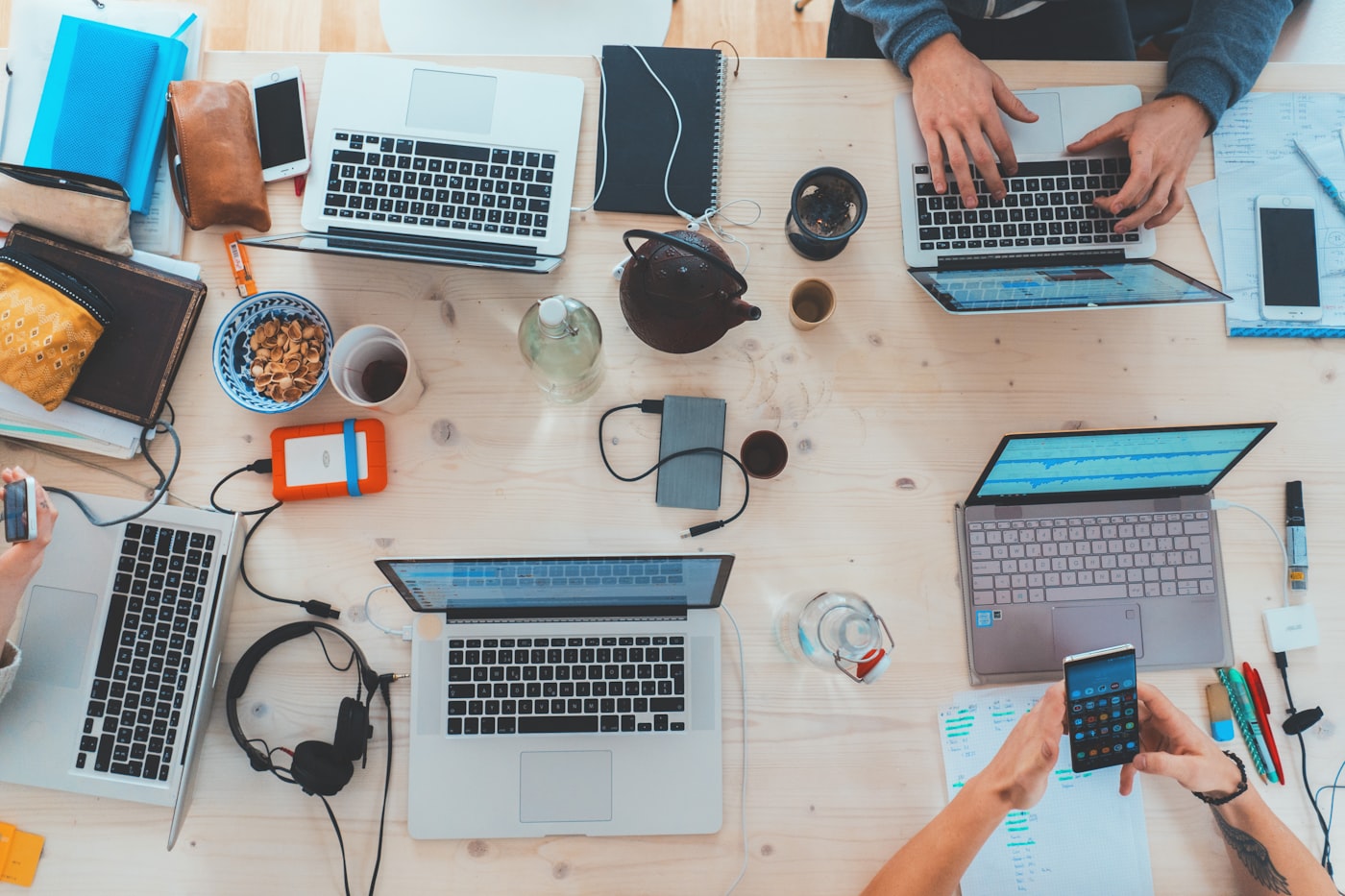 Thiết kế website startup / tech