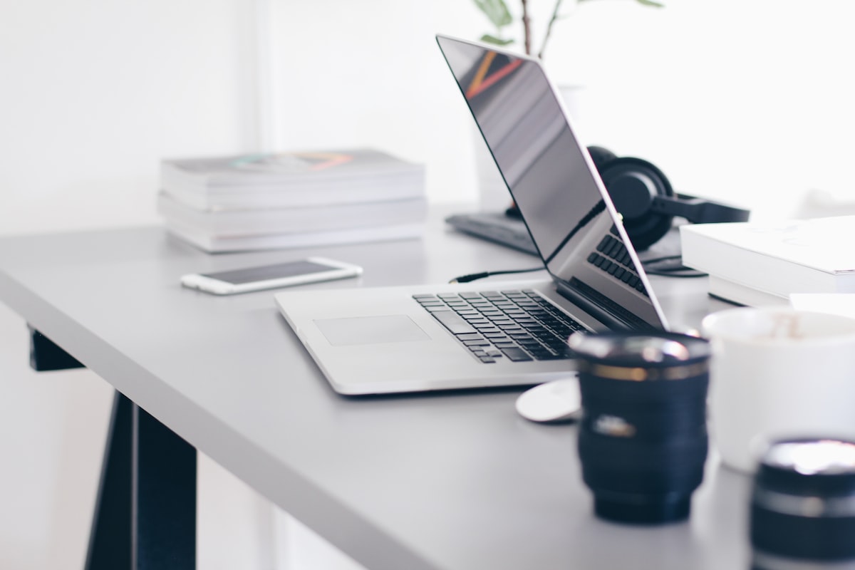 Chứng nhận và tài liệu tải — website cho doanh nghiệp xuất khẩu