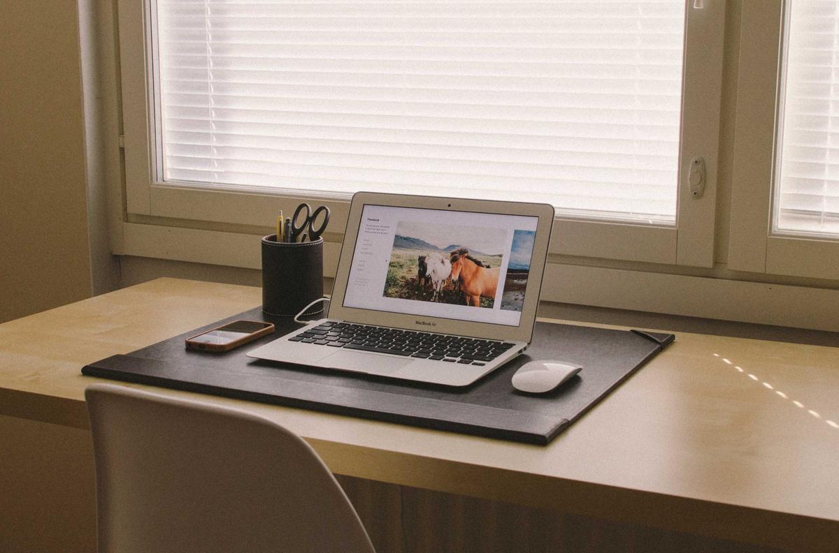 FAQ quy trình và thời gian phản hồi — website tuyển dụng tích hợp AI
